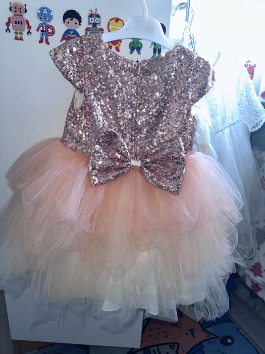 Платья нарядные пышные