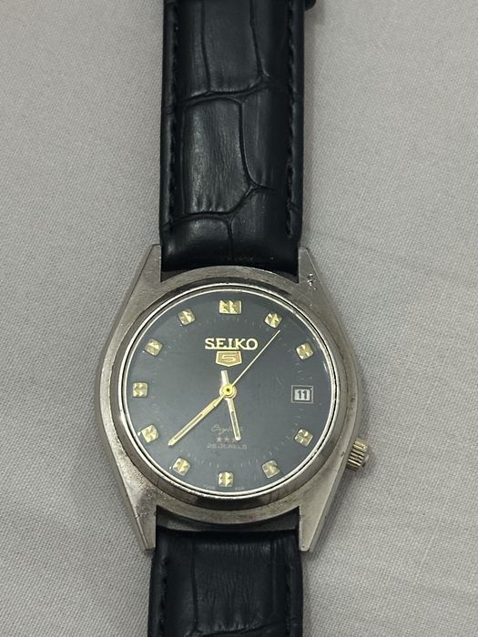Мъжки часовник Seiko 5 (Винтидж стил / Черен циферблат)