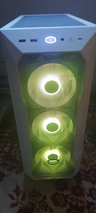 Геймърски компютър r5 3600, Gigabyte Rx 6650 xt Gaming OC