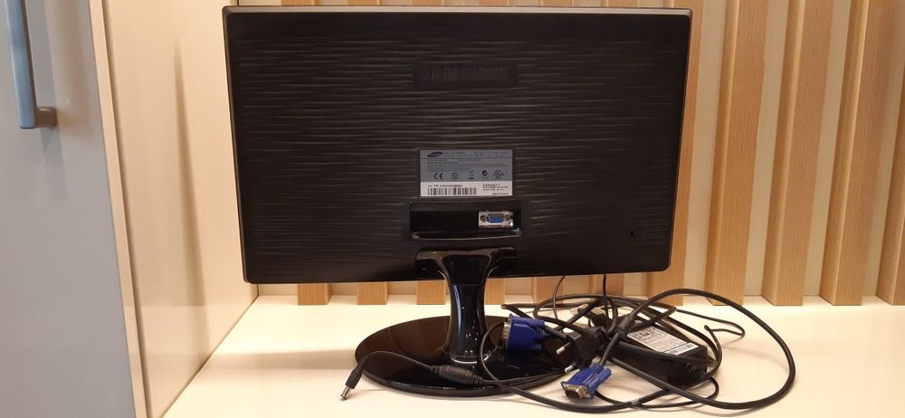 Самсунг монитор 19'' S19B15ON