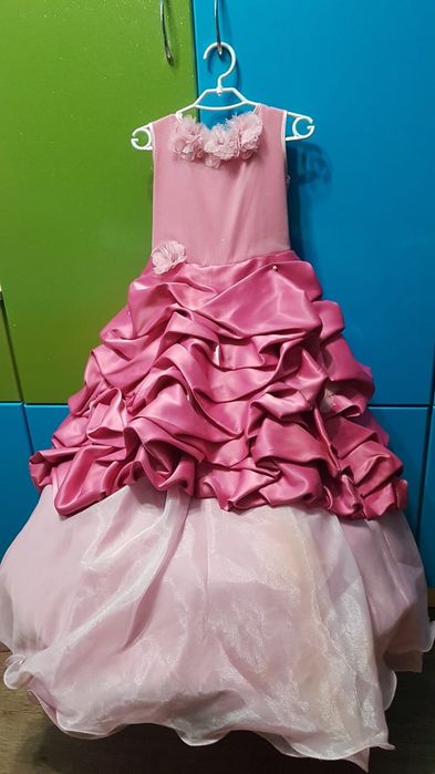 Нарядное платье.