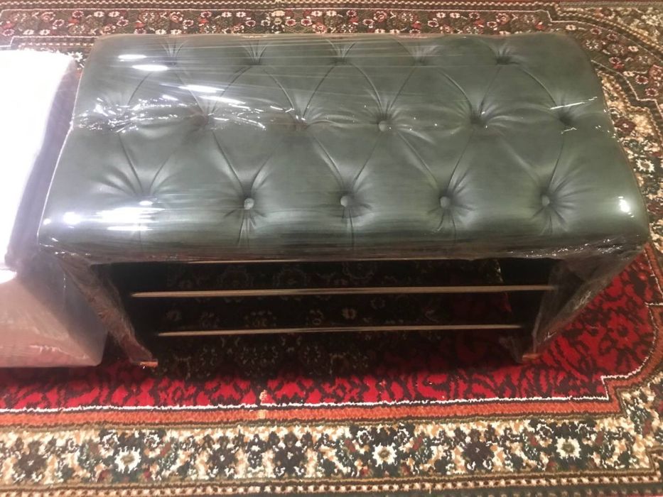 Прихожкага пуфик ва оёқ кийим қўядиган этажерка ясаб берамиз.