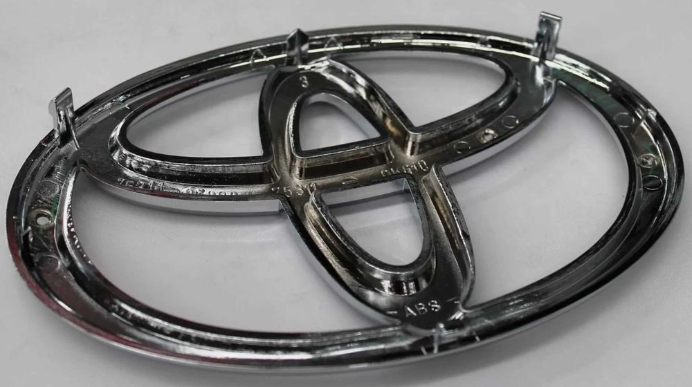 Емблема TOYOTA HI-LUX 2005-2015/LAND CRUISER J120 2002-