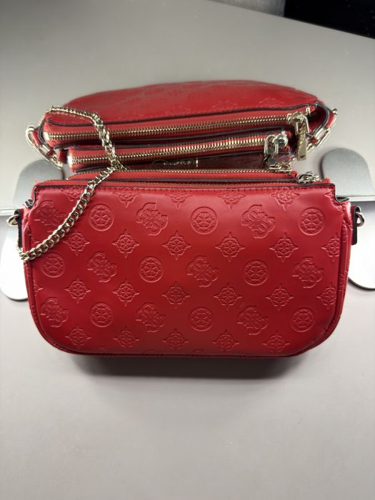 Дамска чанта Guess