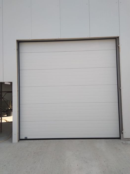 Usi de garaj  tip rulou/ secționale/ grilaje metalice/ rulouri