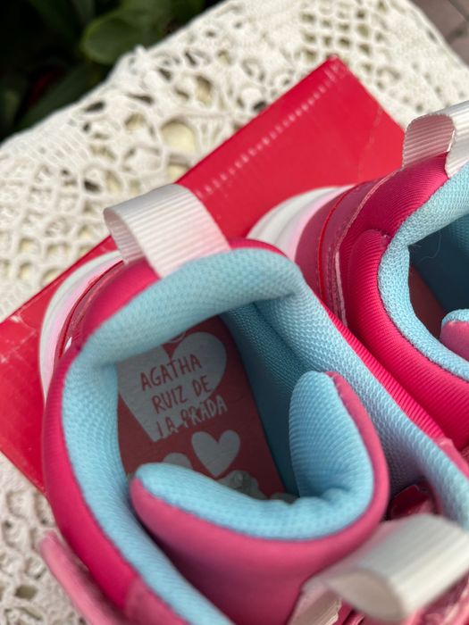 Кроссовки  на девочку  Agatha Ruiz 30р