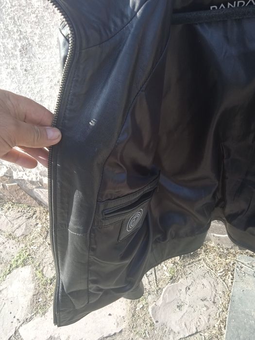 Продается кожаная куртка.