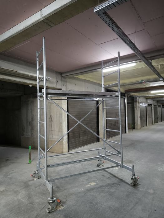 Închiriez schela mobila de interior și exterior