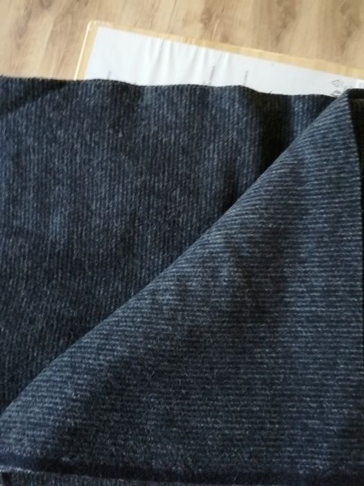 Дебел мек вълнен плат