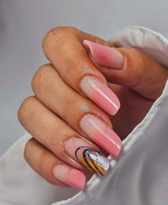 Unghii cu gel și oja semipermanenta la