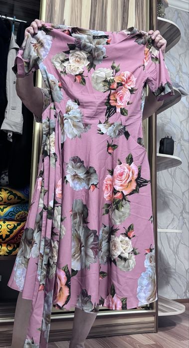 Продам платья вечерние 48-50 рр