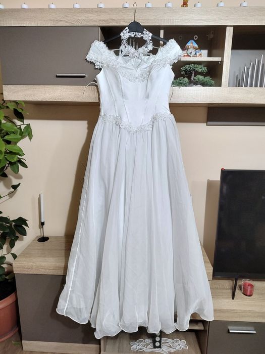 Rochie de mireasa+cămașă ginerică ( rochia are toate accesoriile)