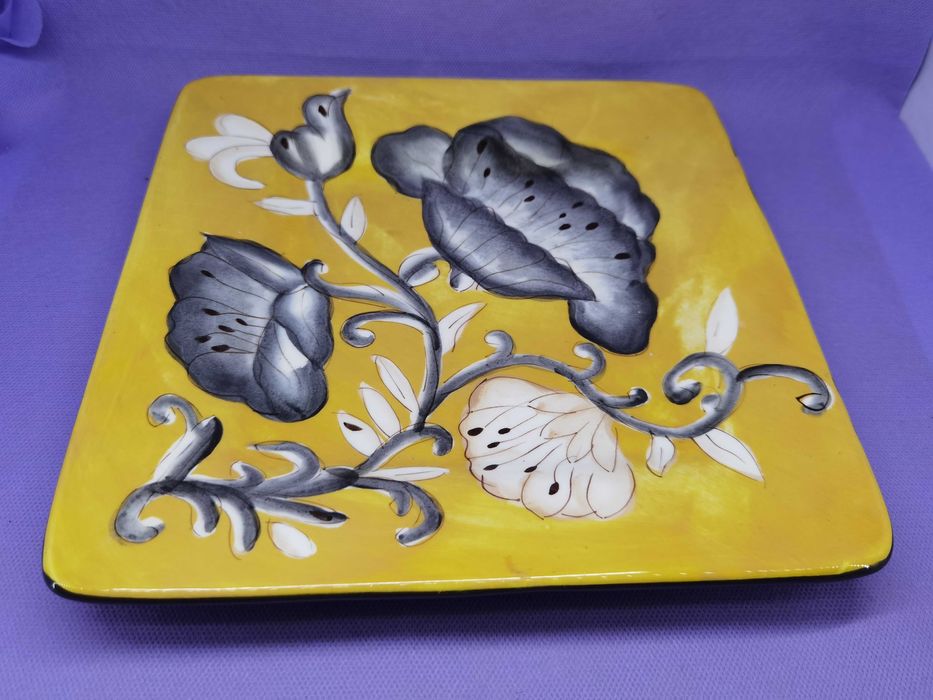 Стъклени купи и чинии не ползвани