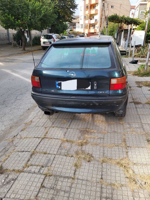 Автомобил Opel Astra