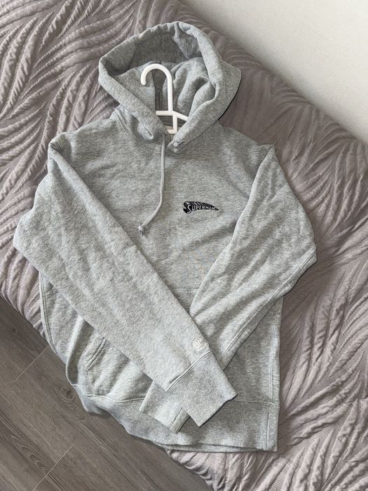 Серая толстовка Uniqlo