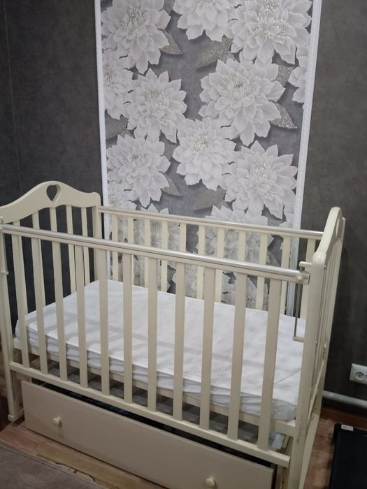 Продам детскую кроватку