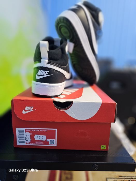Обувки на nike размер 38,5