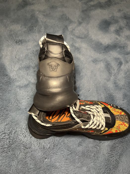 Versace chain reaction