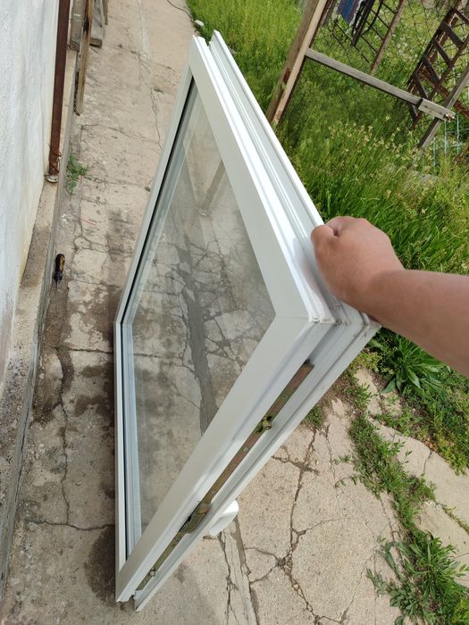 Окно пластик цельным без касика