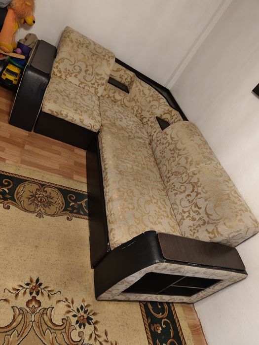 Отдам диван даром СРОЧНО!