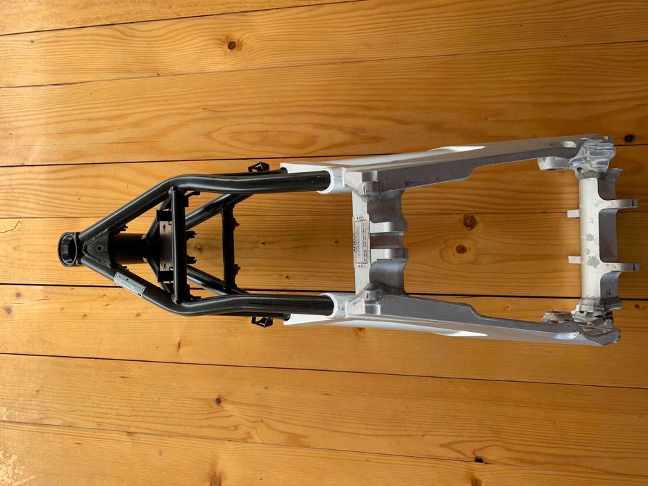 Aprilia SXV 550 Cadru cu acte inmatriculat in anglia