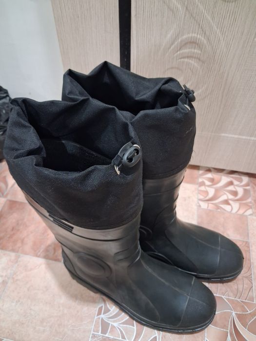 Новые рабочие резиновые сапоги