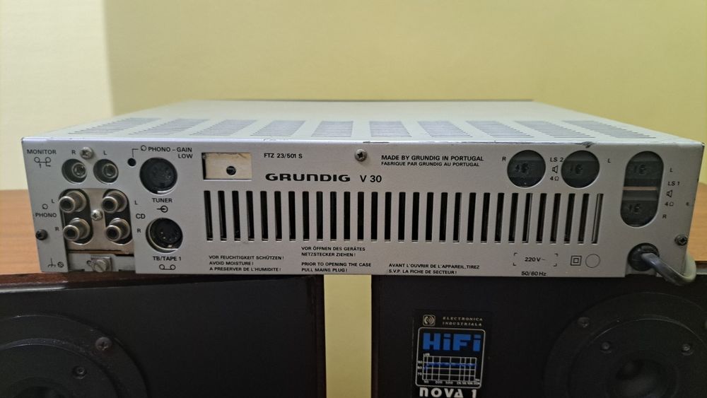 Vînd amplificator Grundig-V30 și boxe