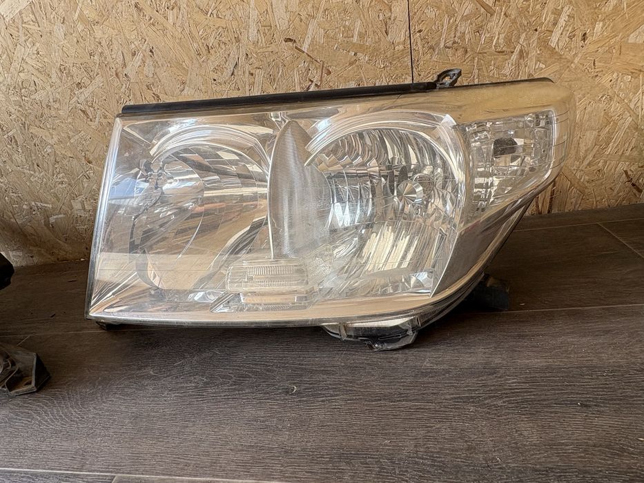 Тайота Ланкрузер 200