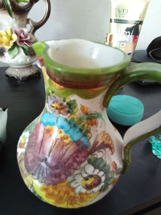 Красива старинна кана ръчна изработка