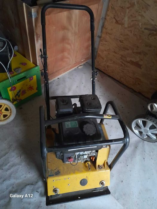 placa vibranta a reporni