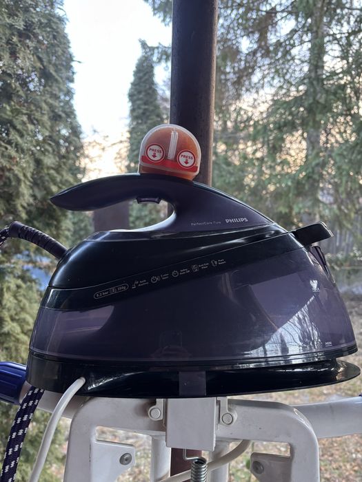 Masa de calcat cu priza+statie de calcat