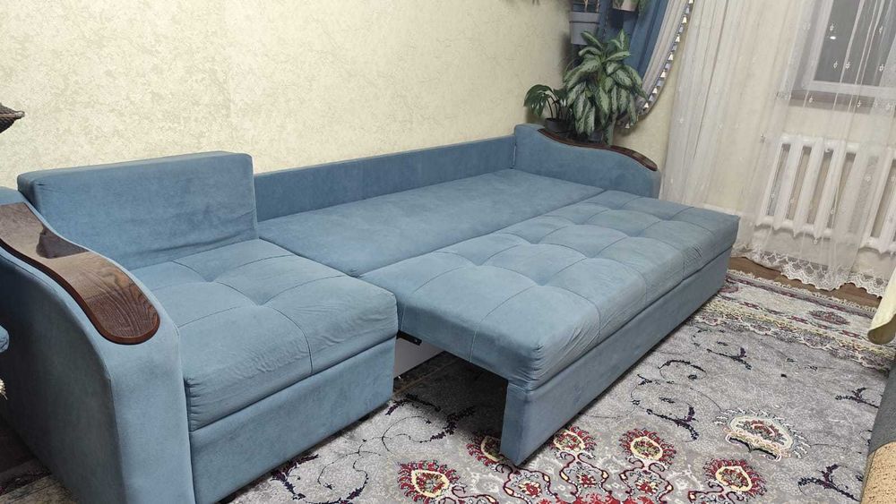 Продам диван в гостиничный 270см
