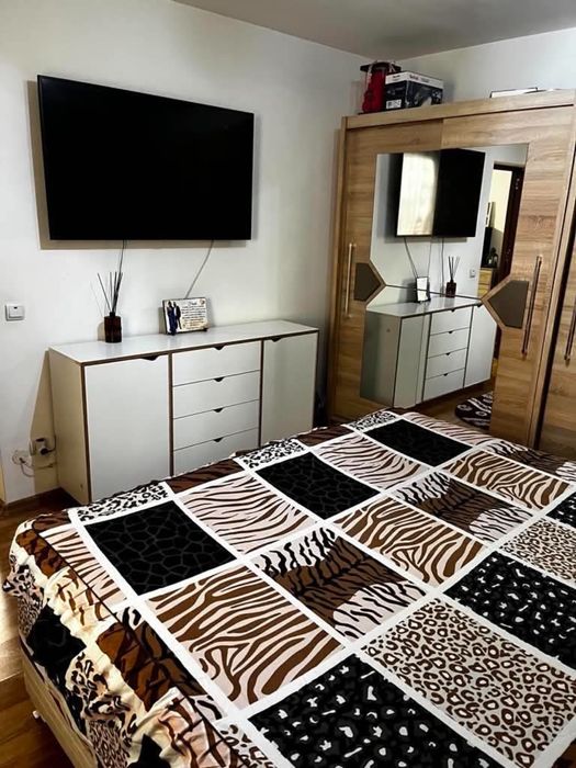 Vand apartament in floresti