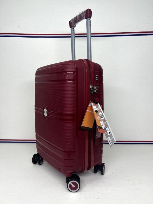 Чемодан из полипропилена по акции, средний