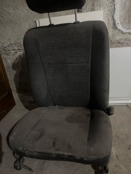 Продам пассажирское кресло тойота карина