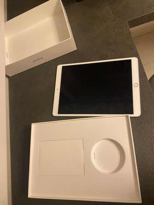 Ipad Air 3 2019 wifi 64 gb pencil cutie originala functioneaza perfect