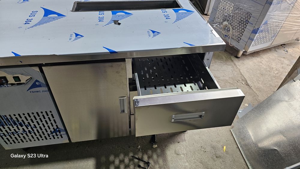 Стол холодильник с выдвижной ящиками