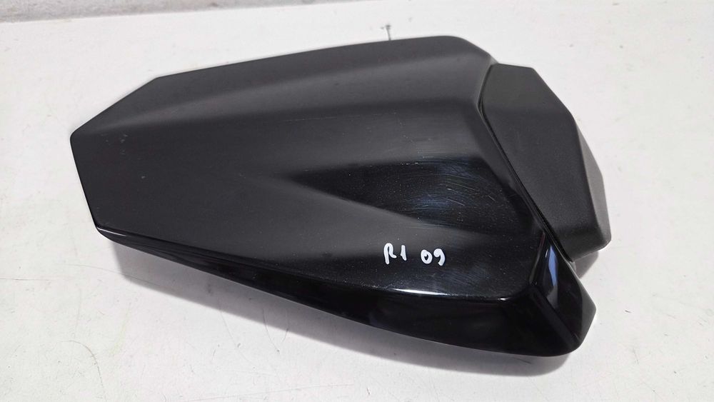 Yamaha R1 Big Bang carene scarite sa