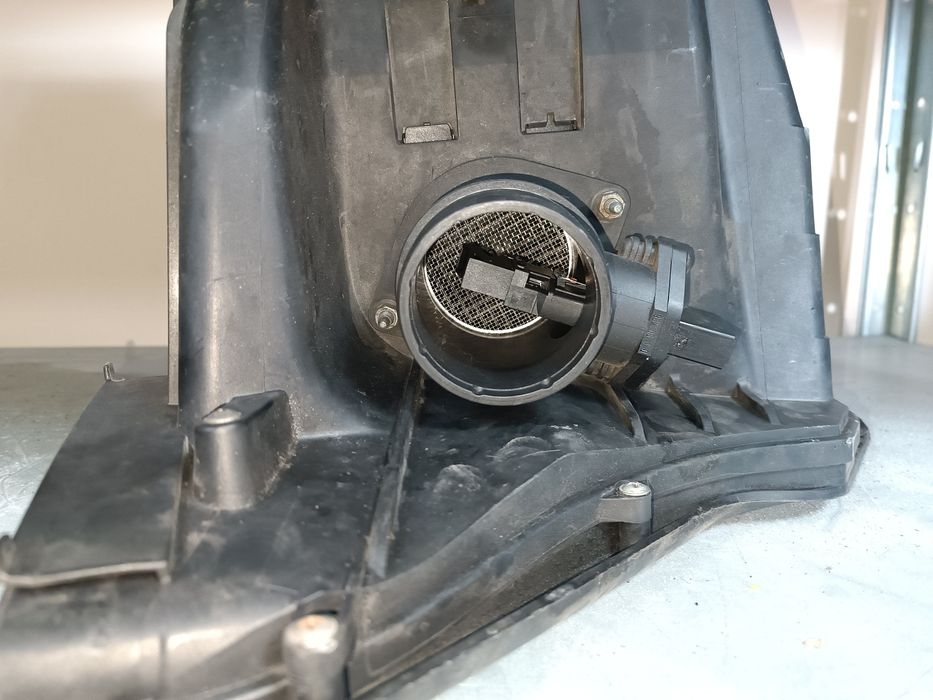 Кутия за въздушен филтър с дебитомер за BMW E46 Compact, 2001