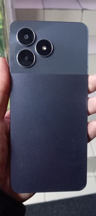 Реалми нот 50, бу