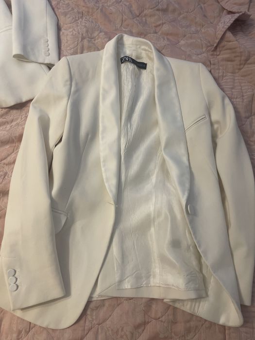 Продаються пиджаки zara