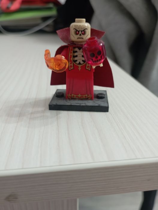 Продам фигурку Лего сзасс тэм