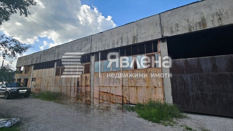 Продава се Склад в с. Алдомировци, Област София-област - 743 кв.м за 324 €/кв.м - Снимка #1