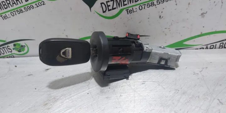 Contact cu cheie Dacia Sandero Stepway 2020 1.0 SCe MT (73 CP)
