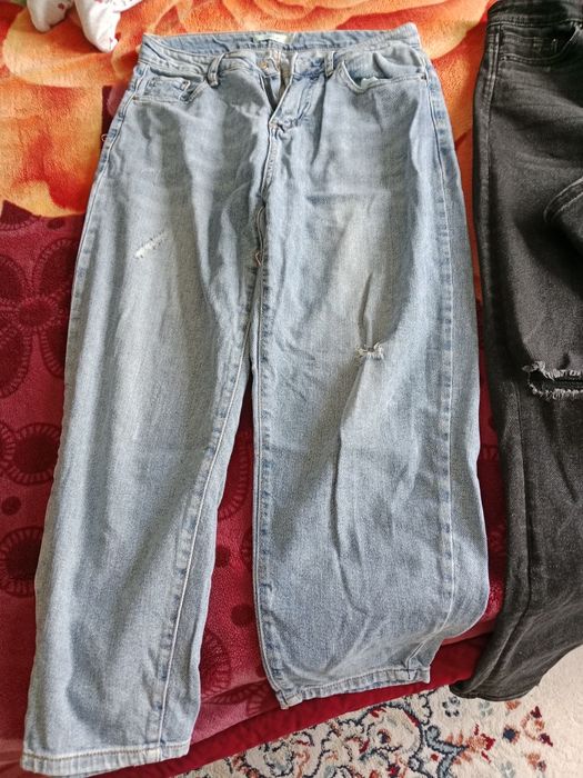 Продам 2 пары джинс фирменные