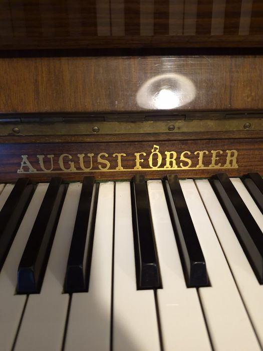 Немско пиано August Forster