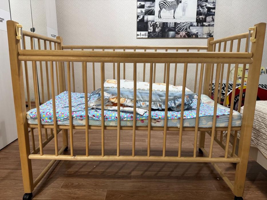 Детская кроватка