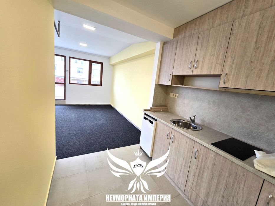 Под наем 107кв.м. на 4 етаж - зала за събития/помещение, офис студио, салон, ателие в град Асеновград топ център