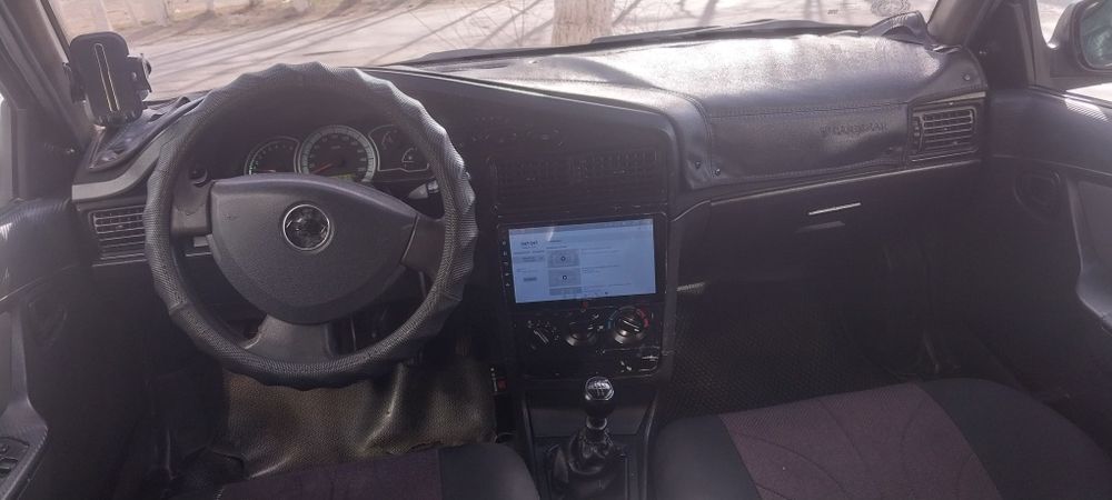 Luks kanetsaner sons trambiyor