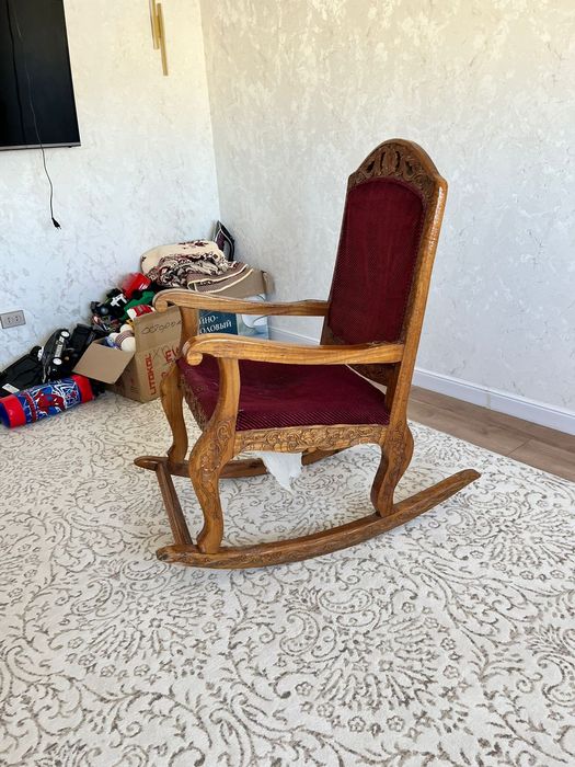 Кресло качалка деревянная